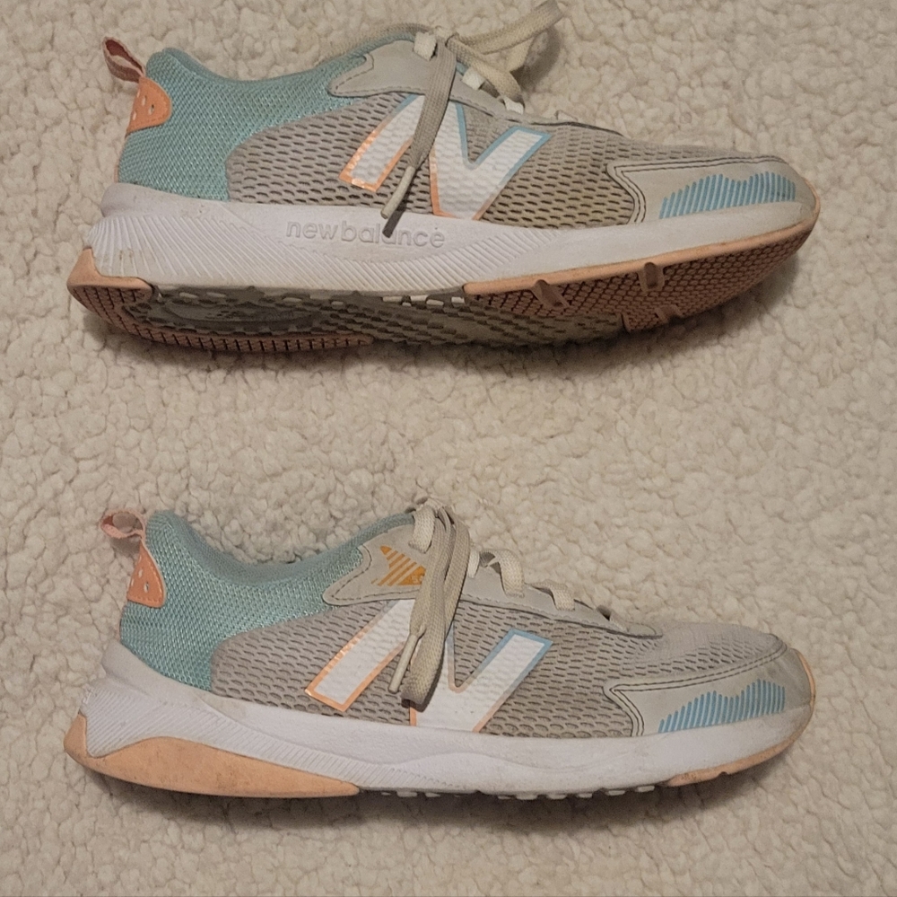 KIDS/ GIRLS NEW BALANCE DYNASOFT 545 SUMMER FOG/SURF SIZE 4